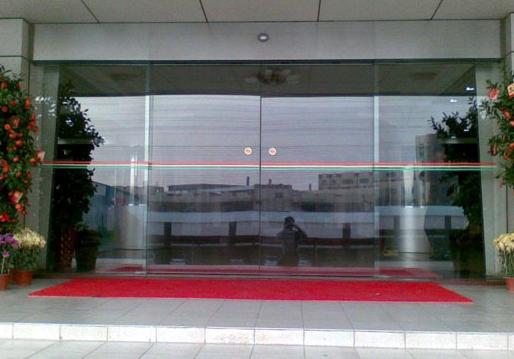 扬州钢化玻璃门制作安装及维修口碑好