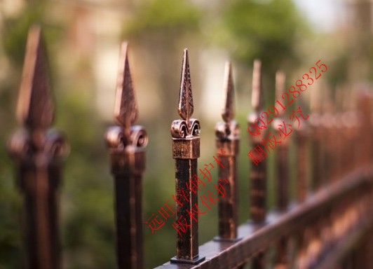 六盘水锌钢木纹色阳台护栏，古铜色护栏